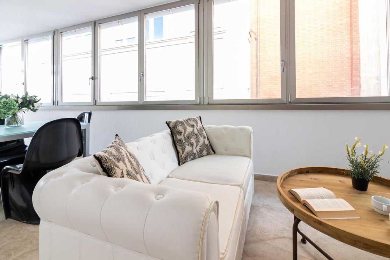 Saenz Suites Gallery By Bossh! Apartments Malaga Luaran gambar