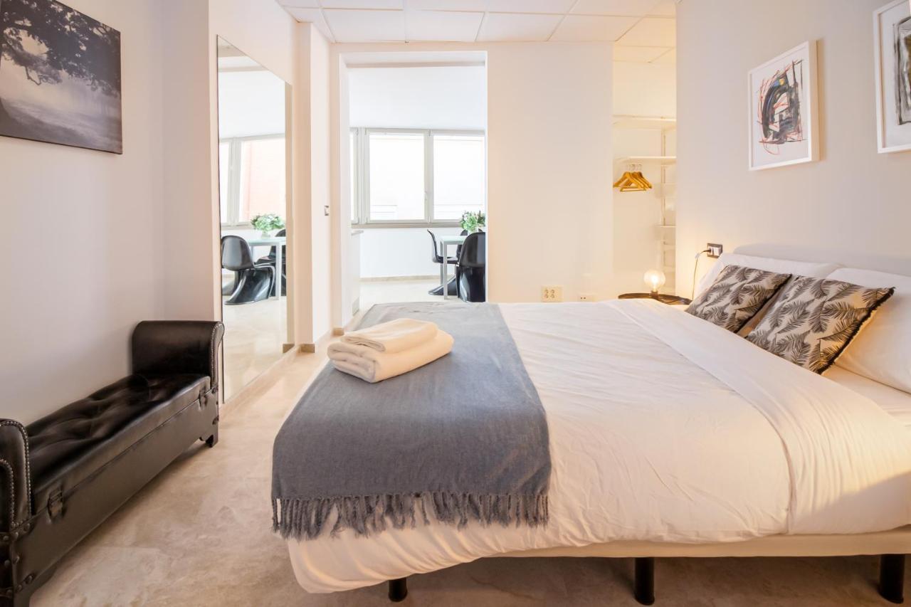 Saenz Suites Gallery By Bossh! Apartments Malaga Luaran gambar